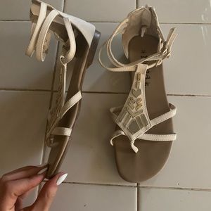 Women’s Mudd Sandals Buckle 8.5